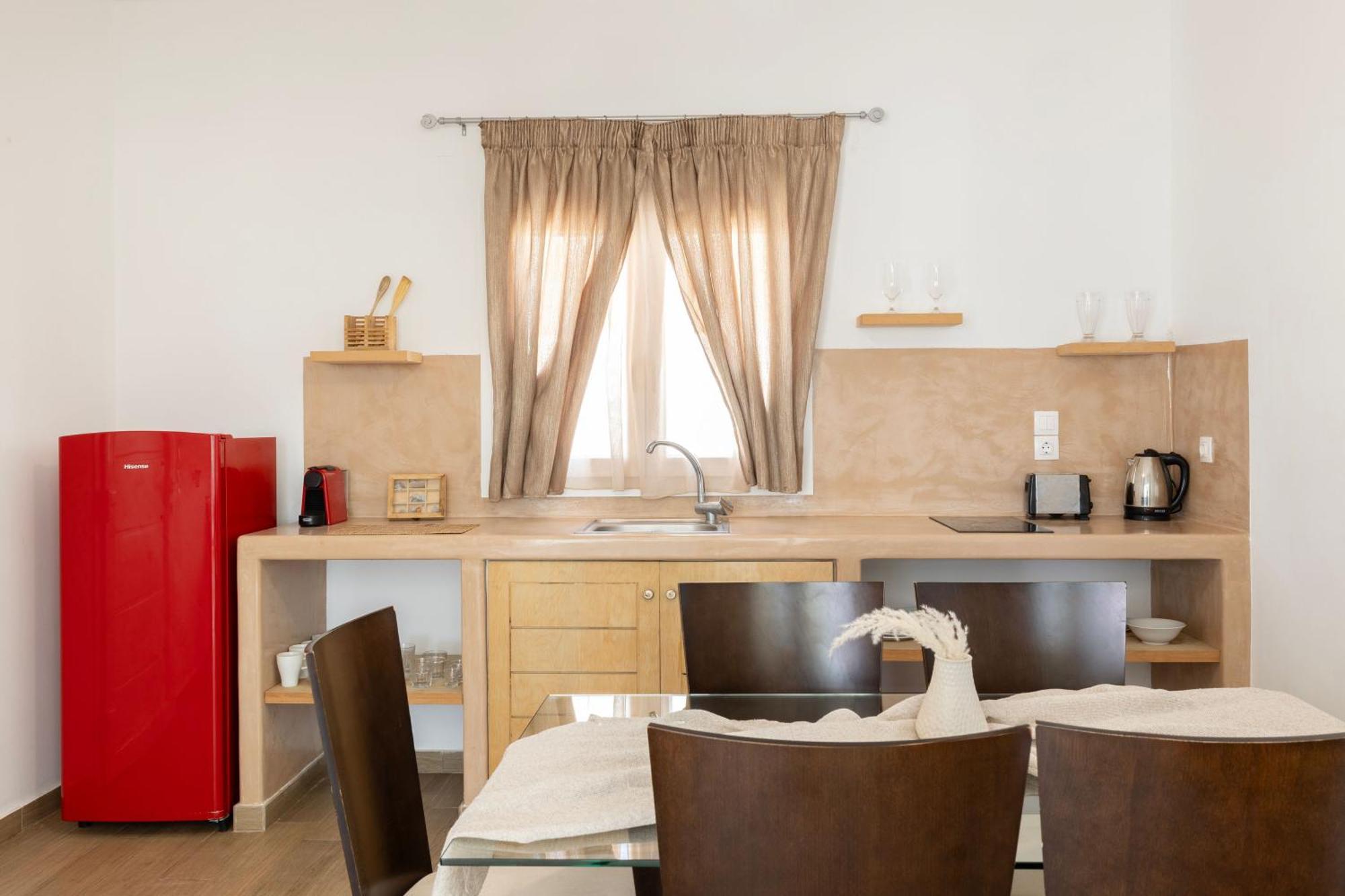 Cinnamon Villa With Private Hot Tub Pýrgos 外观 照片